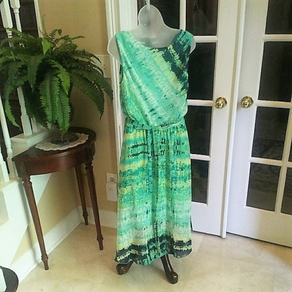 Adorable Rabbit Rabbit Design Dress Like New 10 - Picture 6 of 7